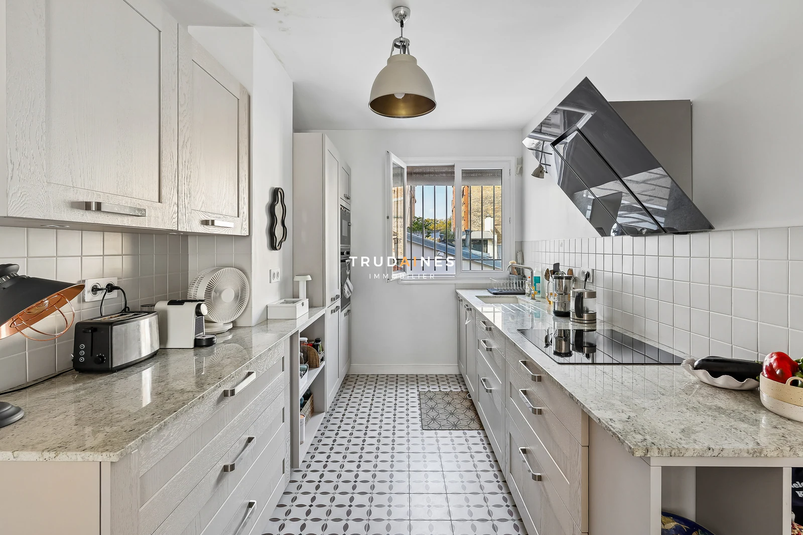 Appartement 2 pièces 43 m² rénové, rue Vaneau