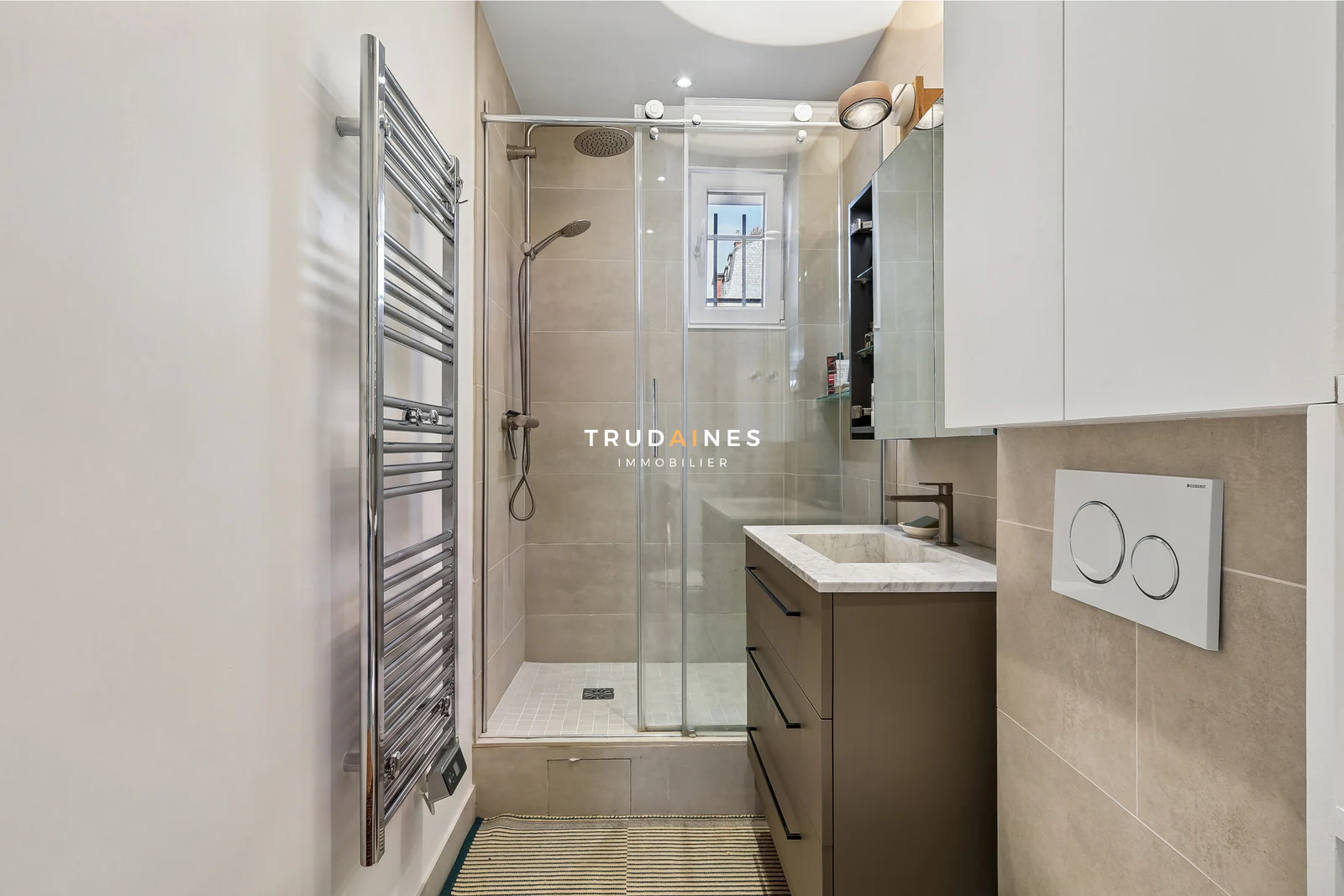 Appartement 2 pièces 43 m² rénové, rue Vaneau