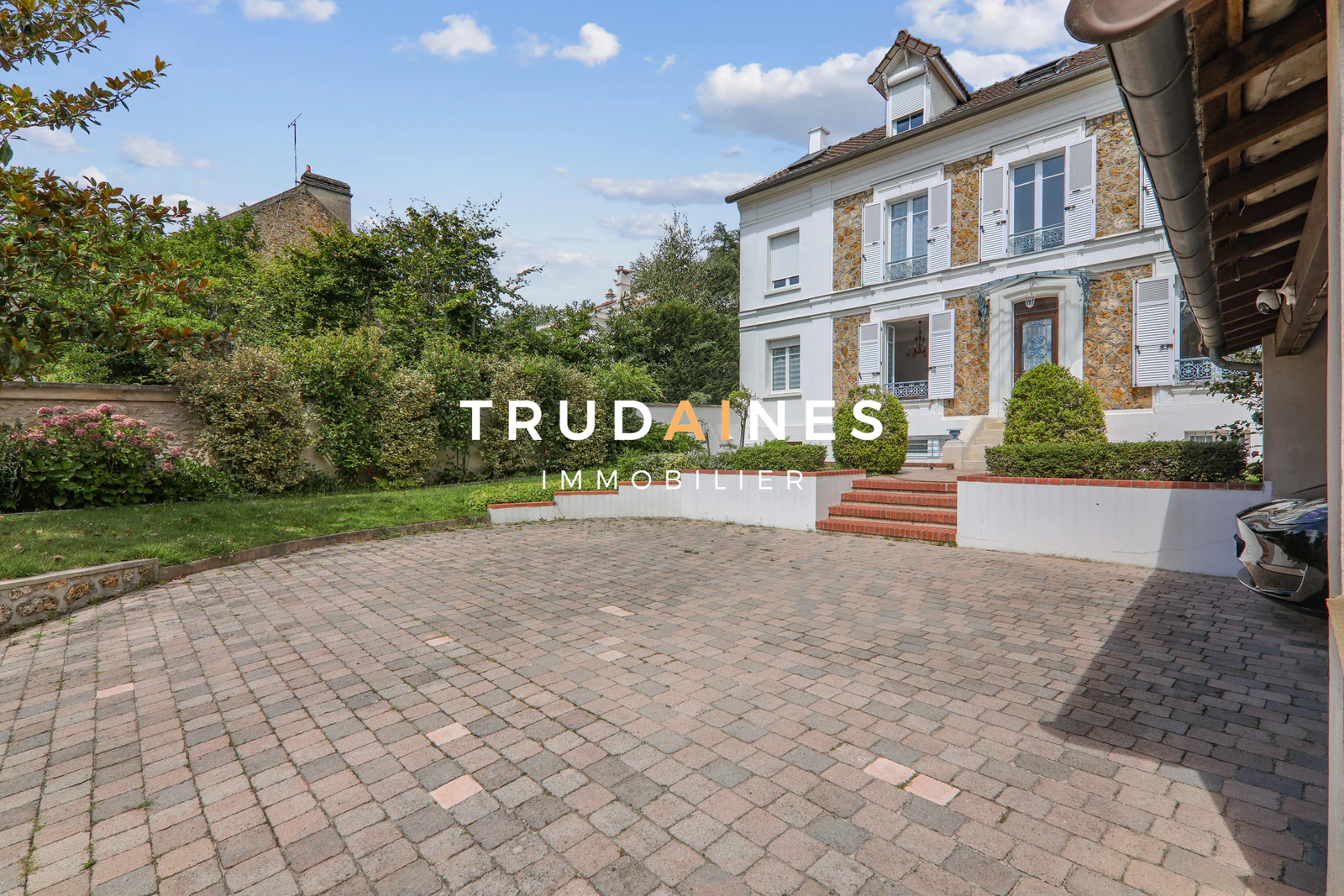 Demeure de 300 m² avec jardin, Vaucresson Centre