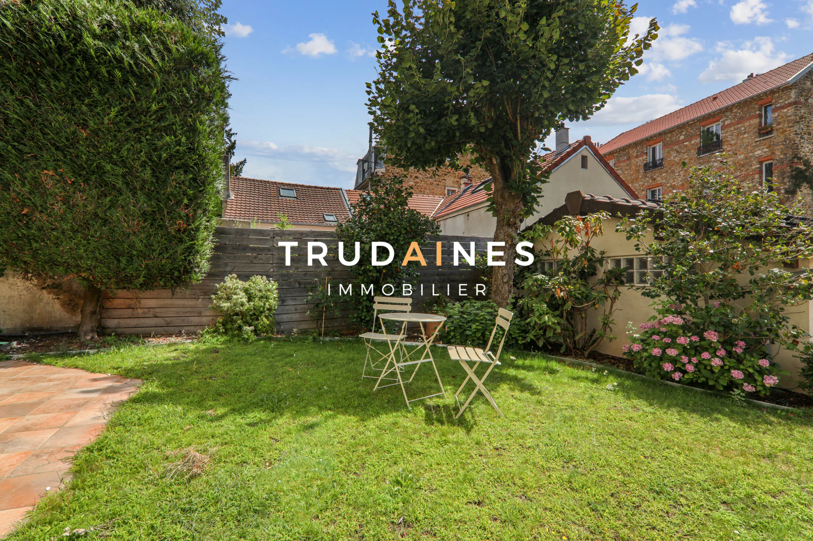 Demeure de 300 m² avec jardin, Vaucresson Centre