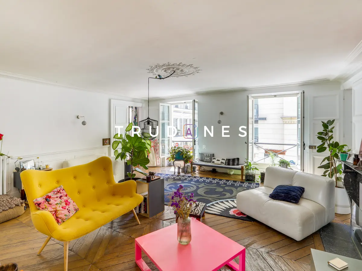 Séjour d'un appartement familial du 9e arrondissement